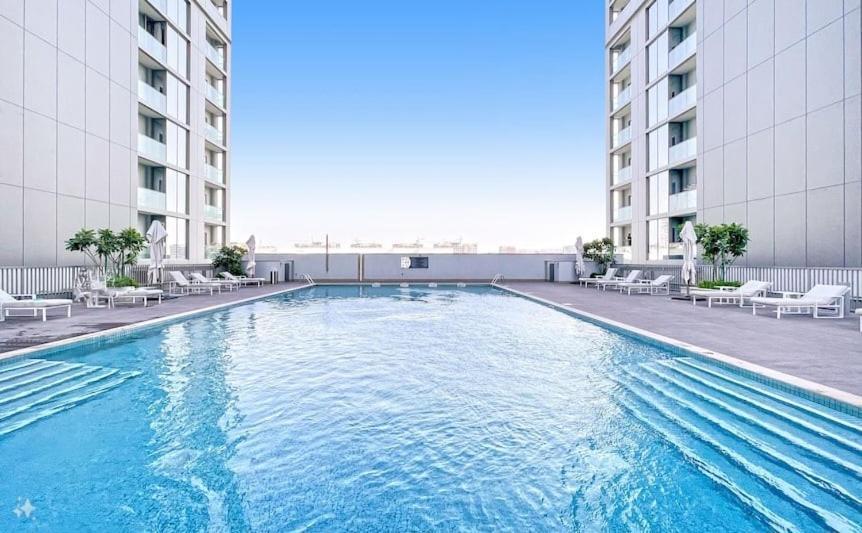 Rosenheim-Sophisticated Modern Stay 1 Bedroom In Meydan Apartment